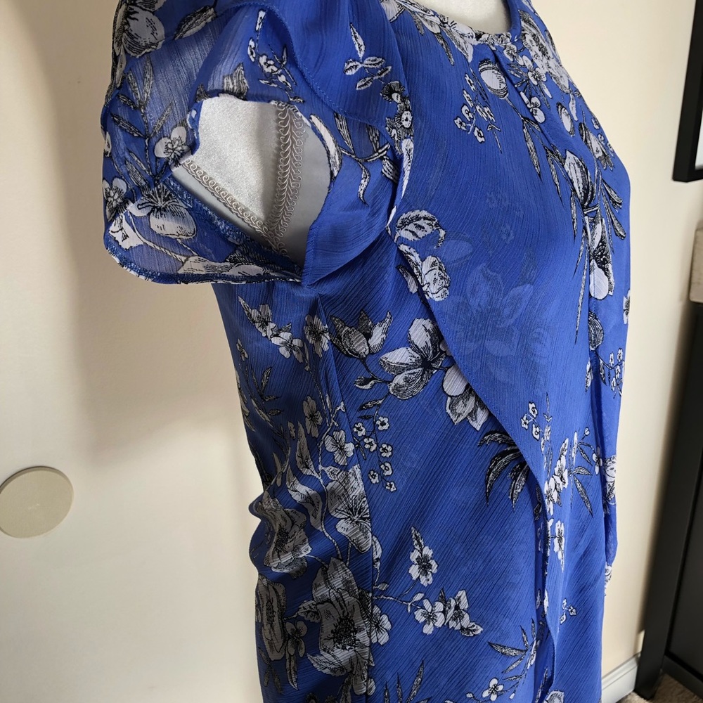 Short Sleeve Ruffled Blouse - Picture 4 of 7